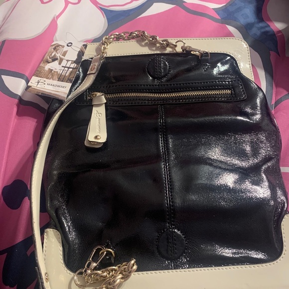 B Makowsky B&W Patent Leather Purse (versatile) - Picture 8 of 9